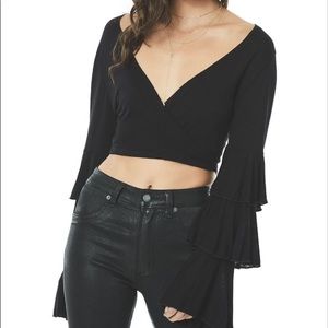LF Emma &Sam black long sleeve crop